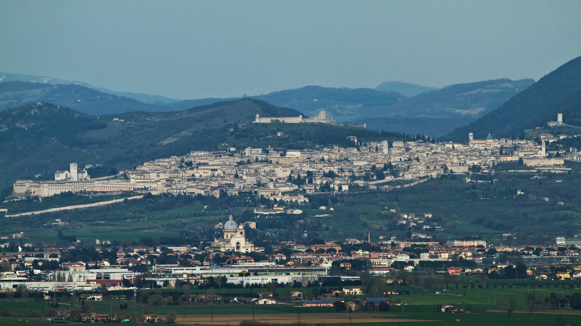 The hill town of Assisi in Umbria, Italy
