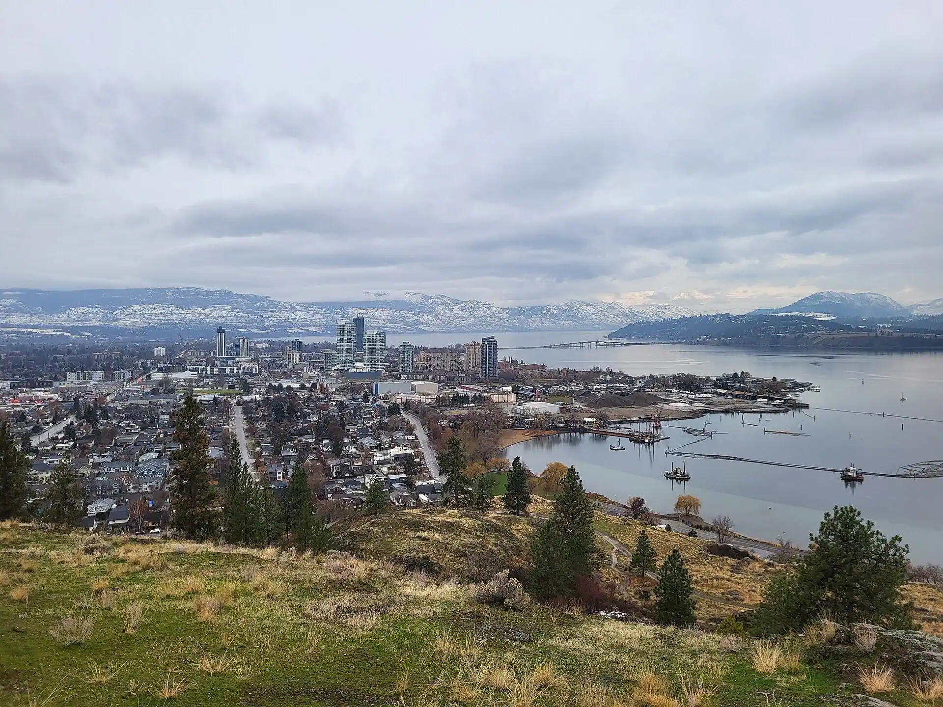 Kelowna and Okanagan Lake seen from Knox Mountain