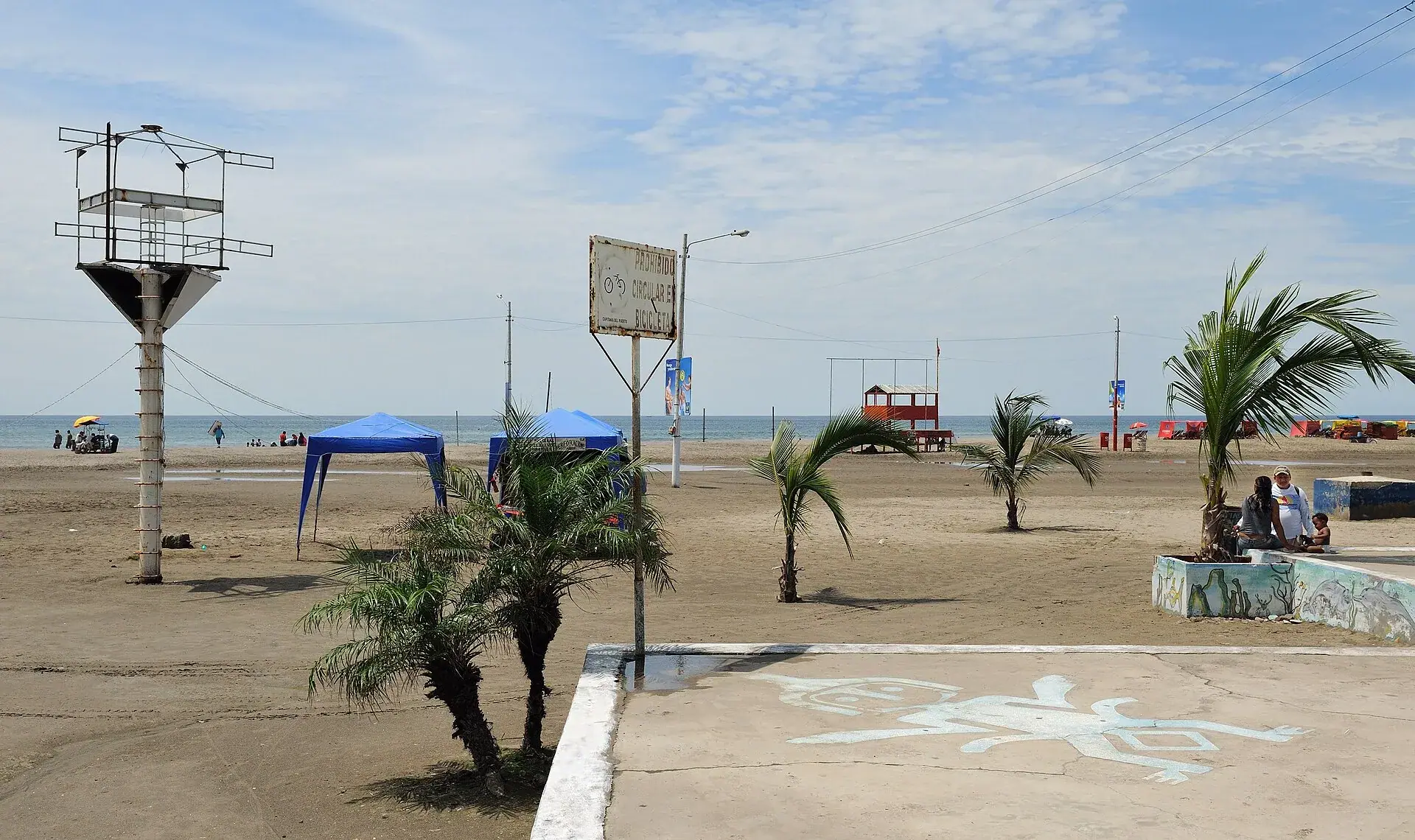 The city beach at Manta