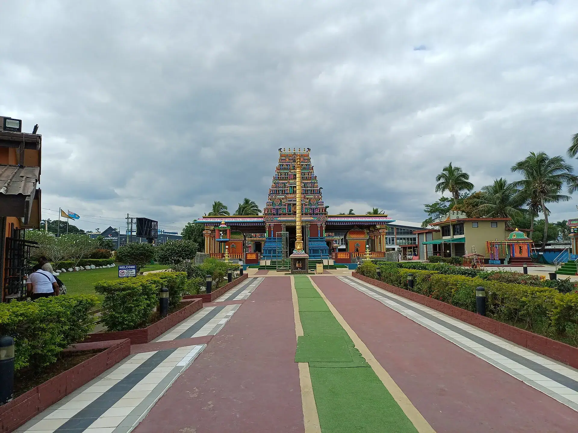 The Sri Siva Subramaniya temple at Nadi seen down its avenue