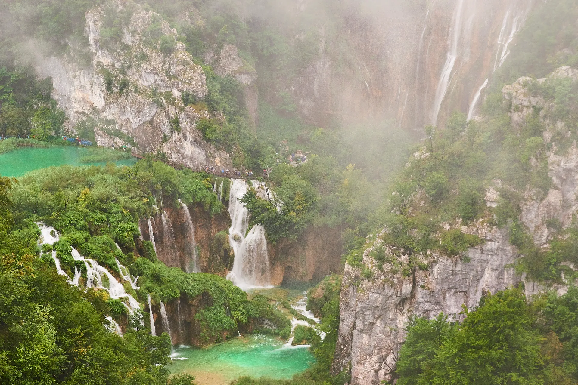 Waterfalls and turquoise lakes at Plitvice Lakes, Croatia