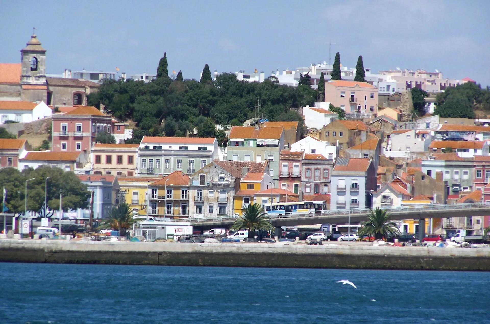 Setúbal on the Sado estuary with the hills of Arrábida behind