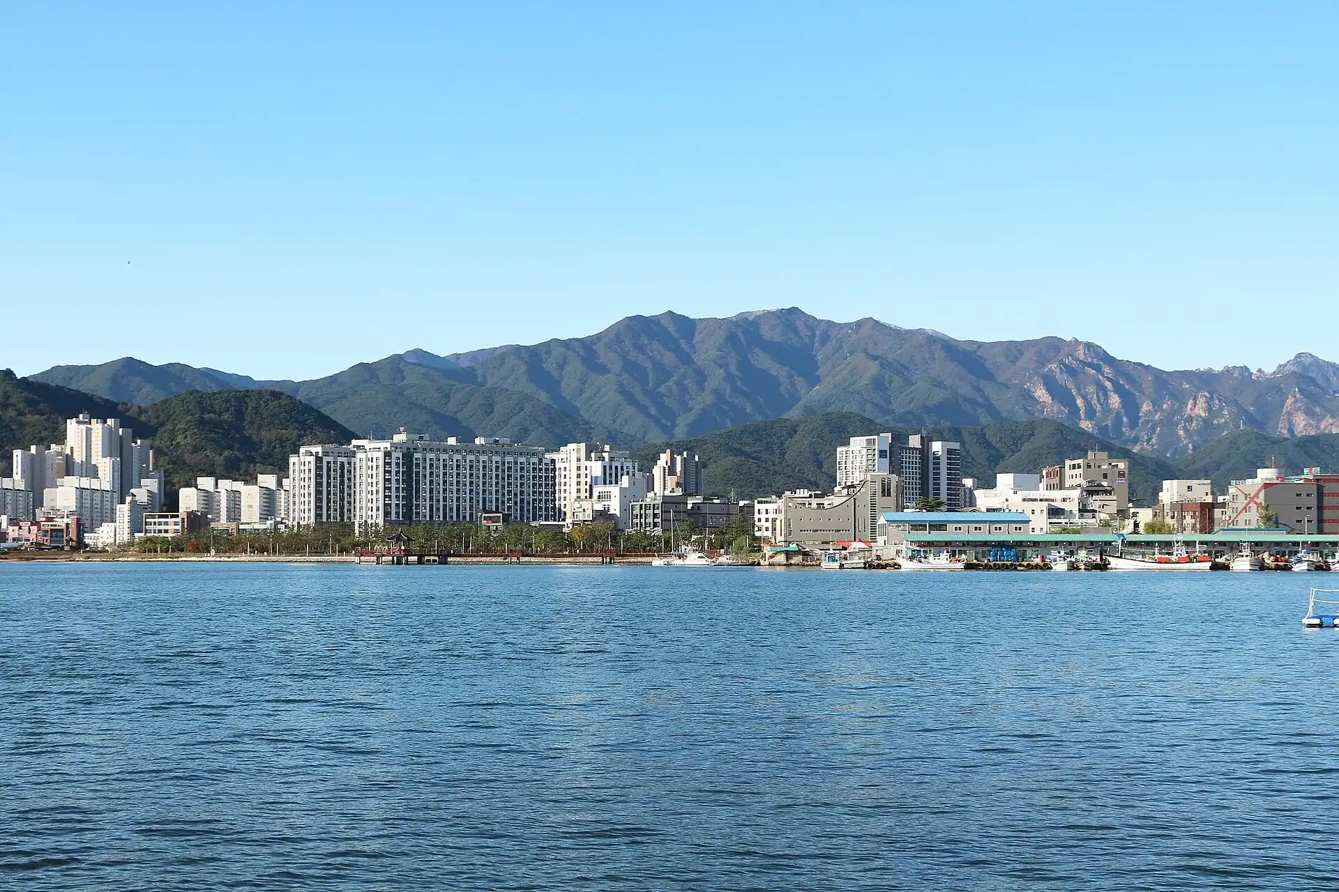 Sokcho across the water with the Seoraksan range behind it