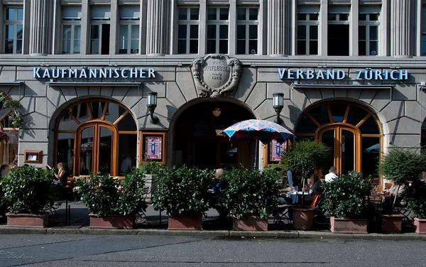 Kaufleuten venue building on Pelikanstrasse with Kaufmännischer Verband Zürich facade, Zurich